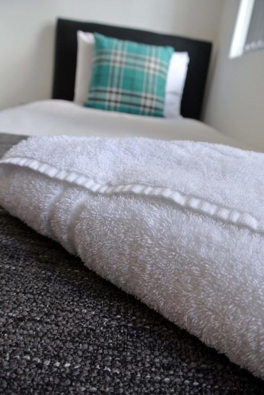 Approved Serviced Apartments Gorse Hill Manchester Eksteriør bilde