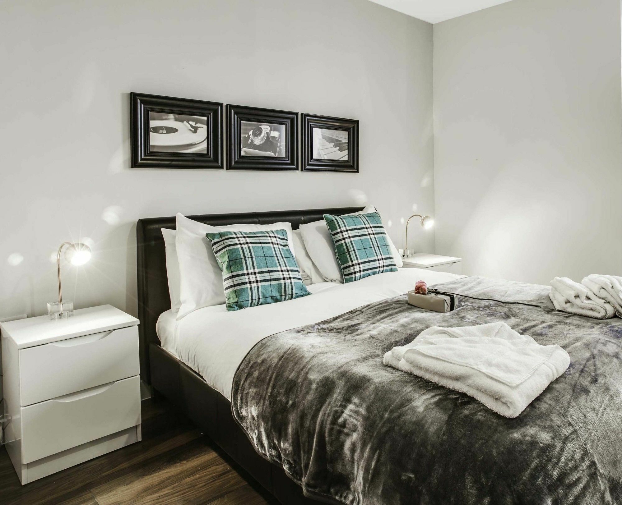 Approved Serviced Apartments Gorse Hill Manchester Eksteriør bilde